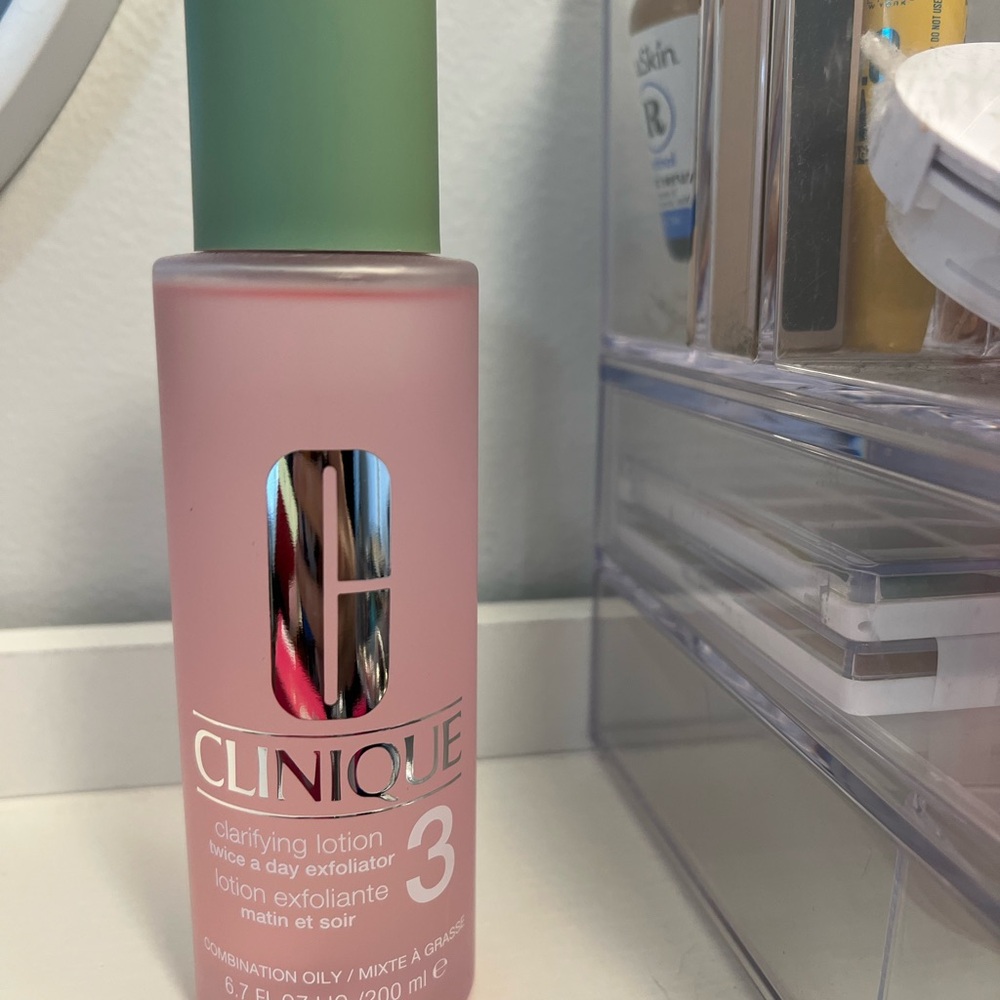 Clinique Clarifying Lotion 3 in Pink and Green